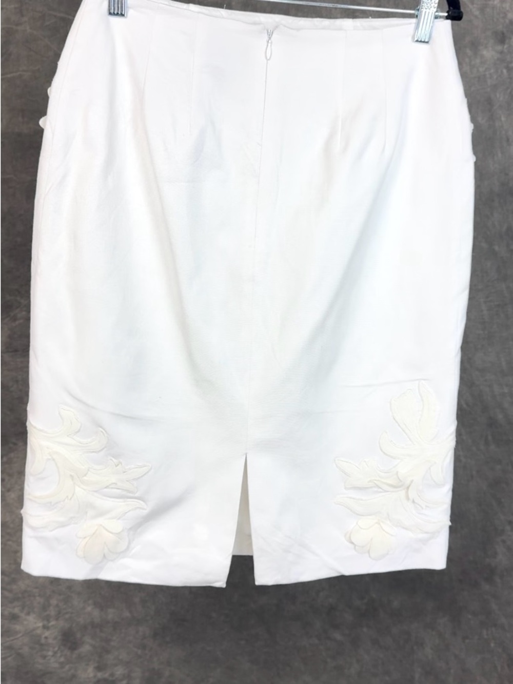 White House Black Market White Floral Embroidered Pencil Skirt Size 6 Career - Picture 4 of 7